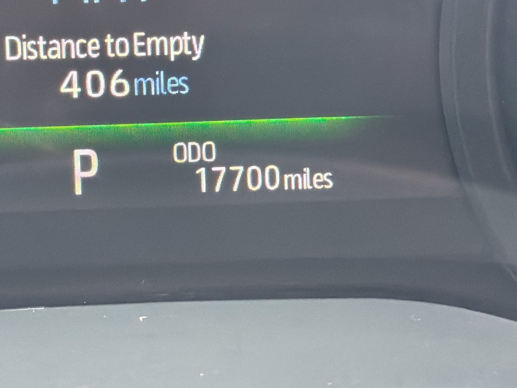 Used 2025 Toyota Sienna LE FWD image 4