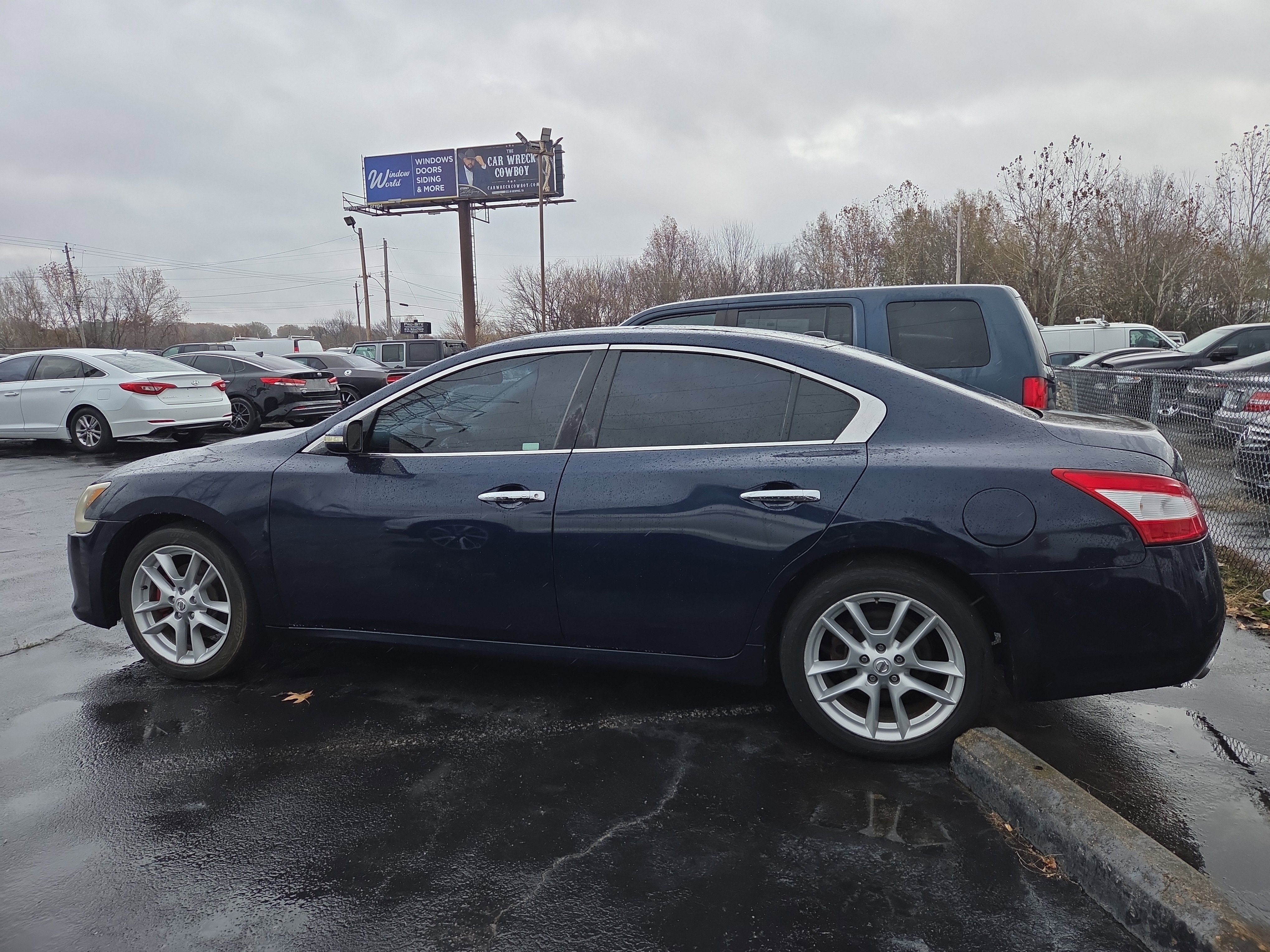 Used 2009 Nissan Maxima 3.5 SV w/ Premium Pkg image 2