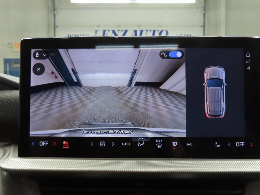 Used 2025 Ford Explorer Platinum image 14