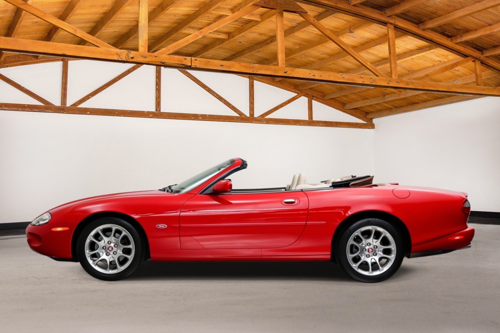 Used 2000 Jaguar XK8 Convertible RWD image 2