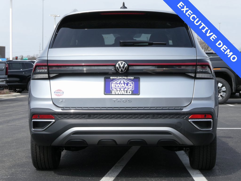 Certified 2025 Volkswagen Taos SE image 26