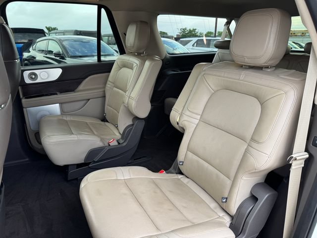 Used 2023 Lincoln Navigator L Reserve AWD/4WD image 16