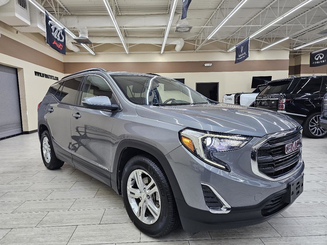 Used 2018 GMC Terrain SLE w/ Infotainment Package I image 4