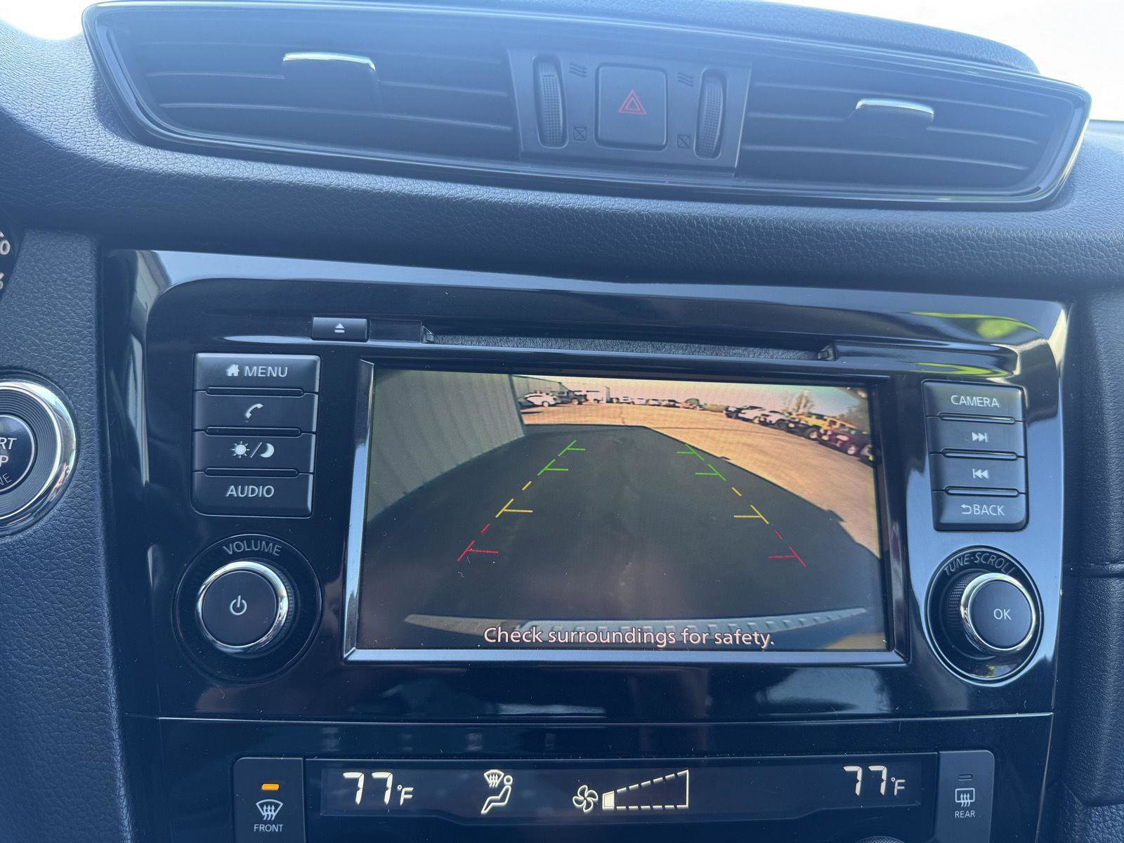 Used 2018 Nissan Rogue SV image 16