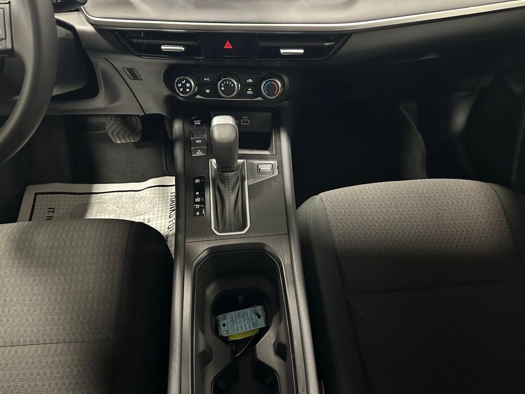 Used 2025 Nissan Kicks S AWD/4WD image 31