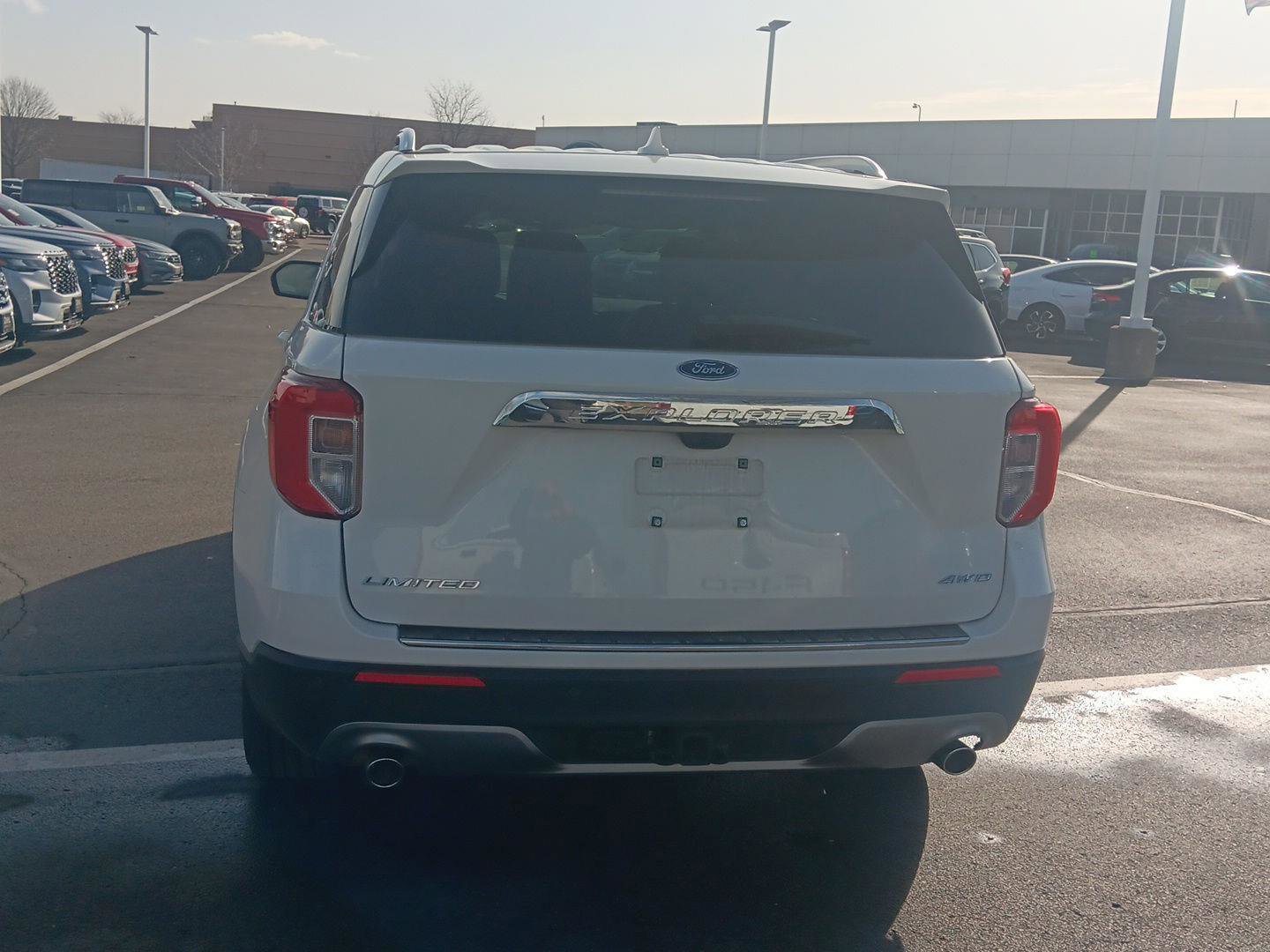 Used 2023 Ford Explorer Limited w/ Limited Technology Package image 5