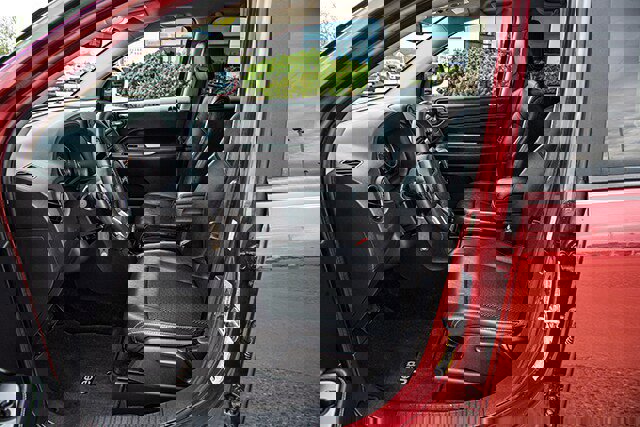 Used 2016 Jeep Compass Latitude image 13