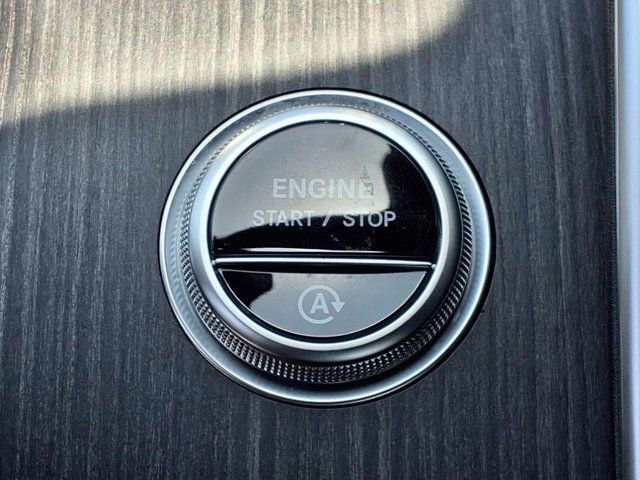 Used 2025 Mercedes-Benz C 300 4MATIC Sedan image 25