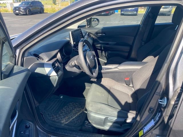 Used 2020 Toyota C-HR LE FWD image 10