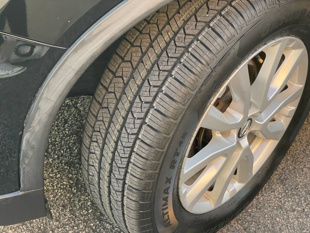 Used 2018 Nissan Rogue AWD image 37