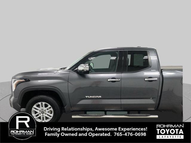 Used 2022 Toyota Tundra SR5 w/ SR5 Convenience Package AWD/4WD image 3