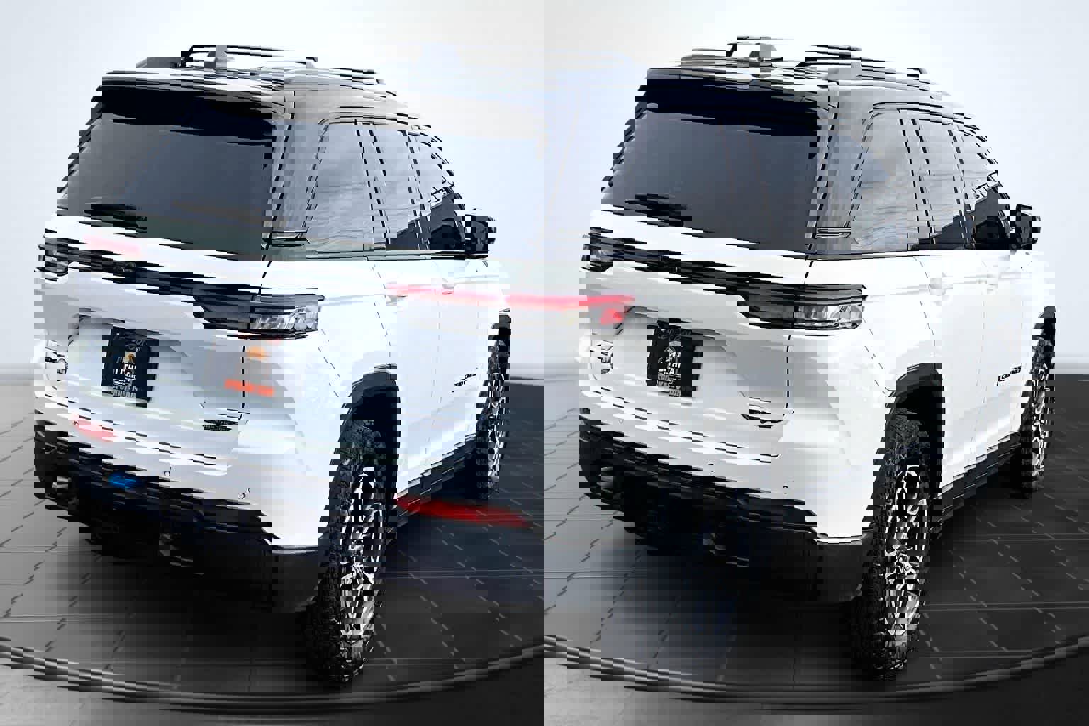 Used 2023 Jeep Grand Cherokee Trailhawk image 23