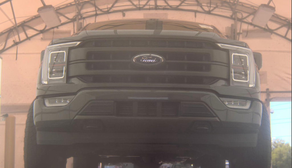 Used 2021 Ford F150 Lariat w/ Equipment Group 502A High AWD/4WD image 4