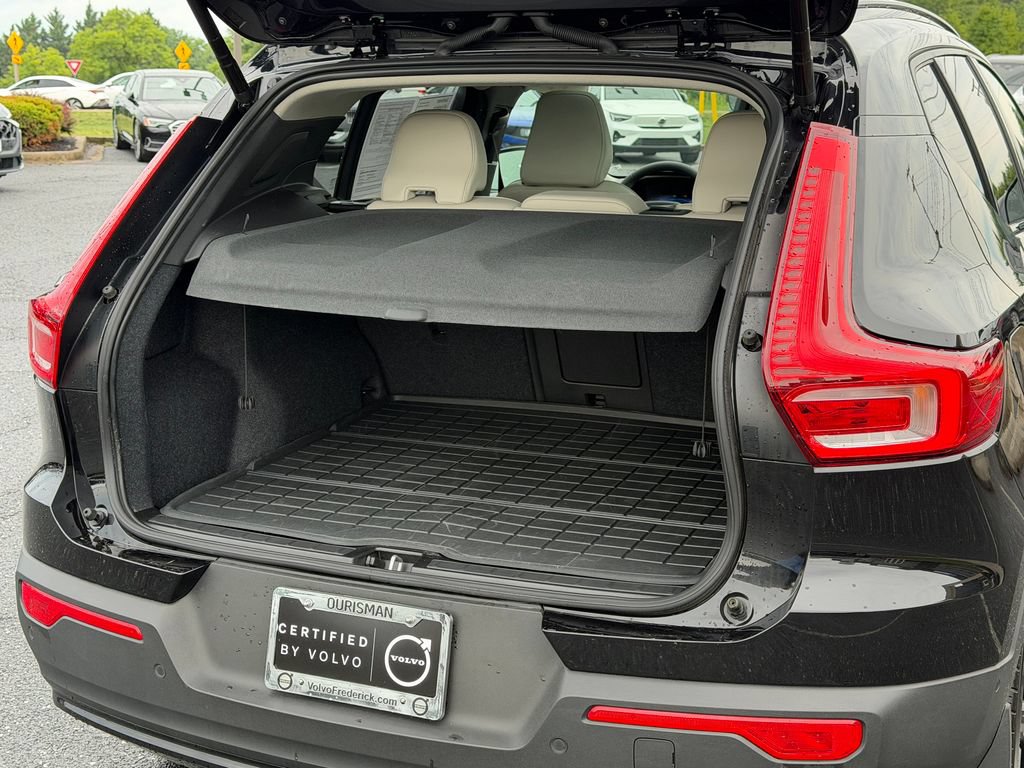 Certified 2023 Volvo XC40 B5 Plus w/ Protection Package Premier AWD/4WD image 19