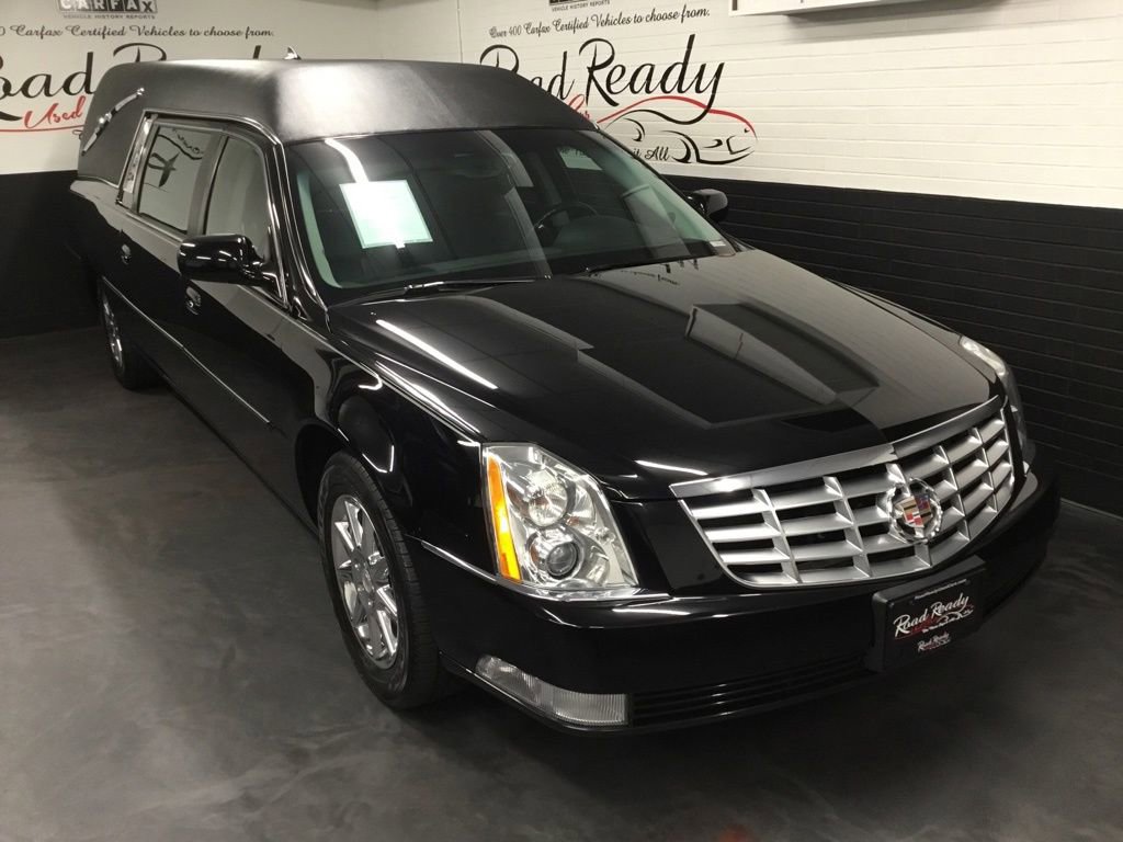 Used 2011 Cadillac DTS Limousine FWD image 2