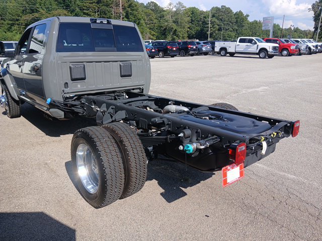 New 2026 RAM 4500 4x4 Crew Cab DRW w/ Laramie Trim Package image 5