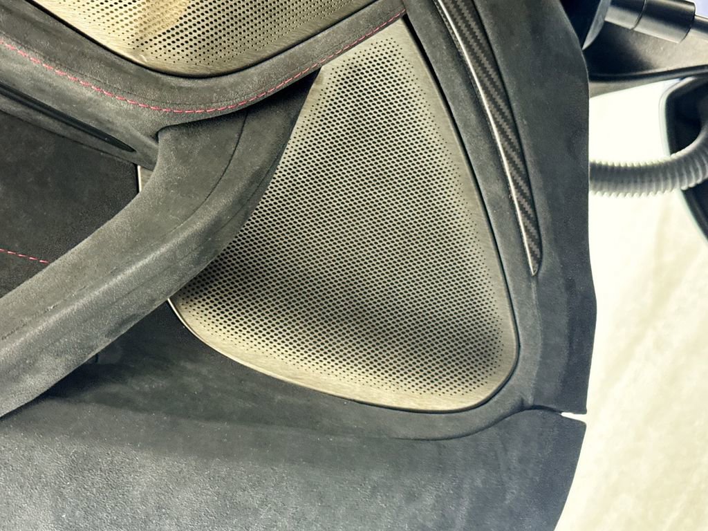 Used 2018 McLaren 720S image 19