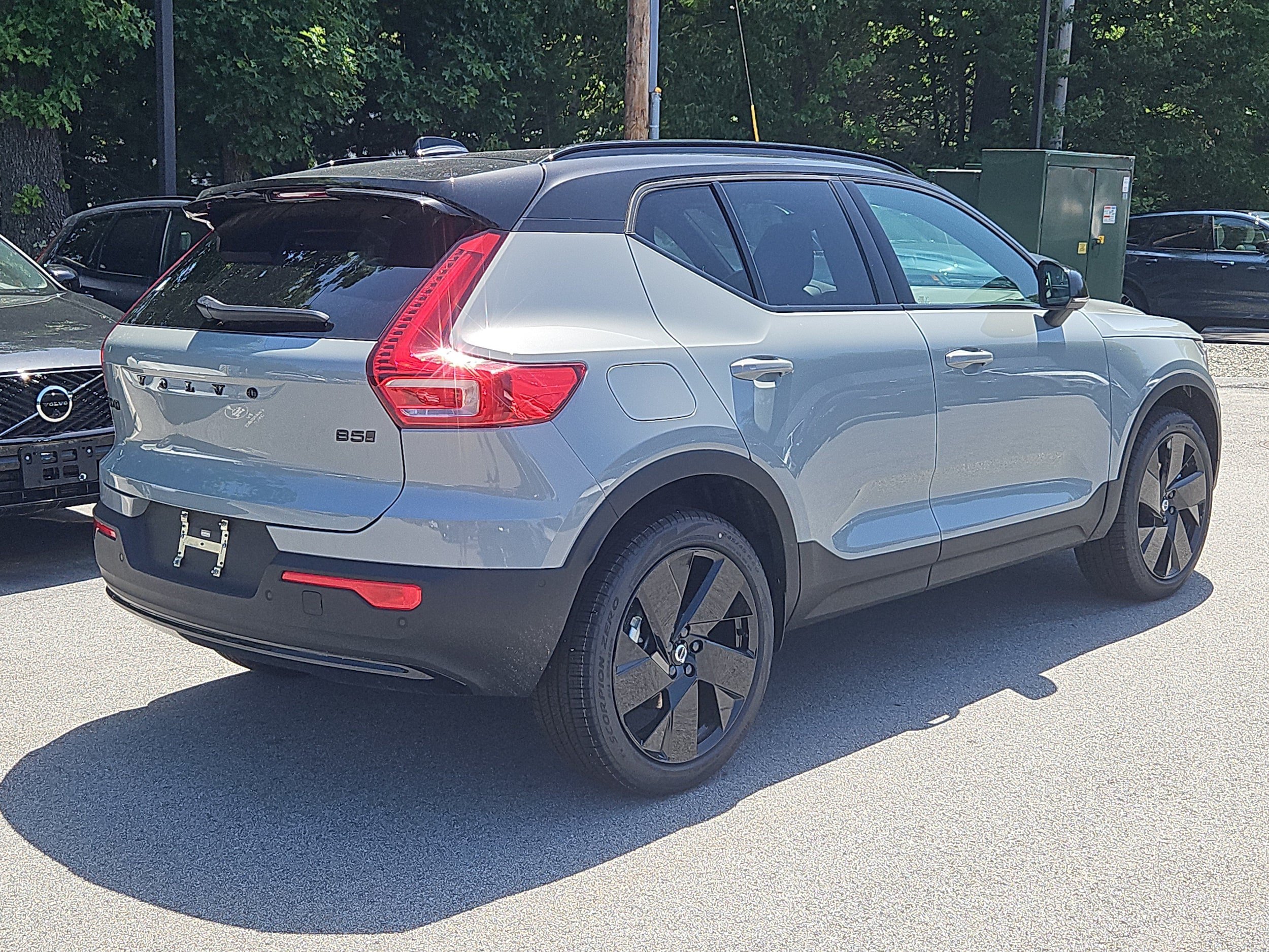 New 2026 Volvo XC40 B5 Ultra w/ Protection Package Premier AWD/4WD image 2
