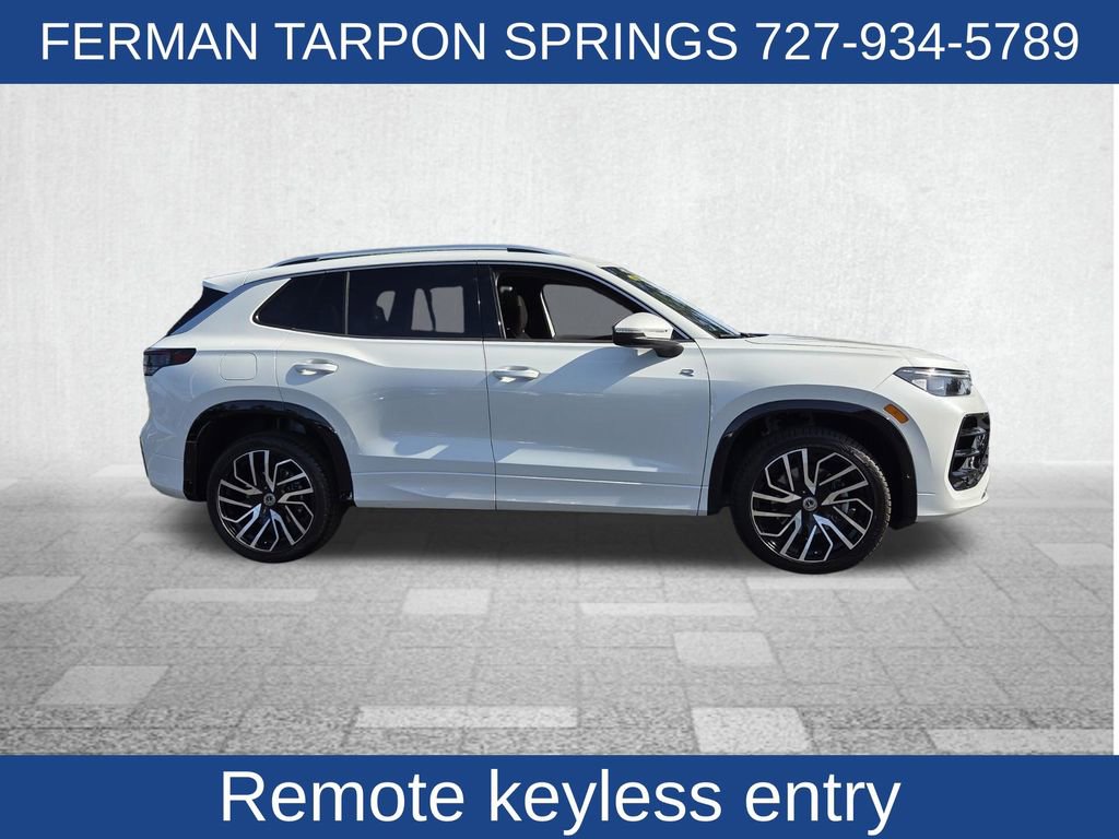 Used 2026 Volkswagen Tiguan SEL R-Line AWD/4WD image 11