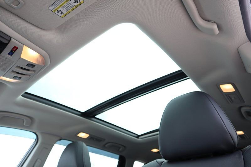 Used 2021 Subaru Ascent Limited w/ Technology Package image 12