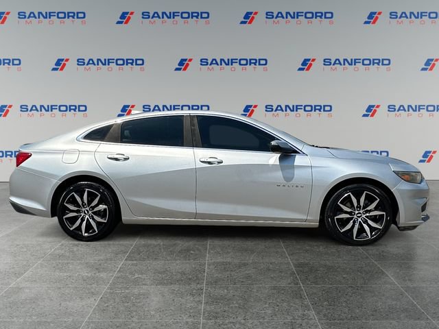 Used 2017 Chevrolet Malibu LT w/ Driver Confidence Package FWD image 6
