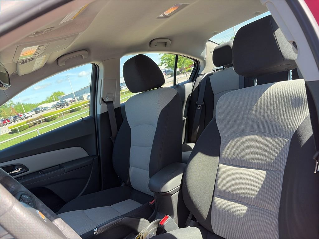 Used 2016 Chevrolet Cruze LS FWD image 38
