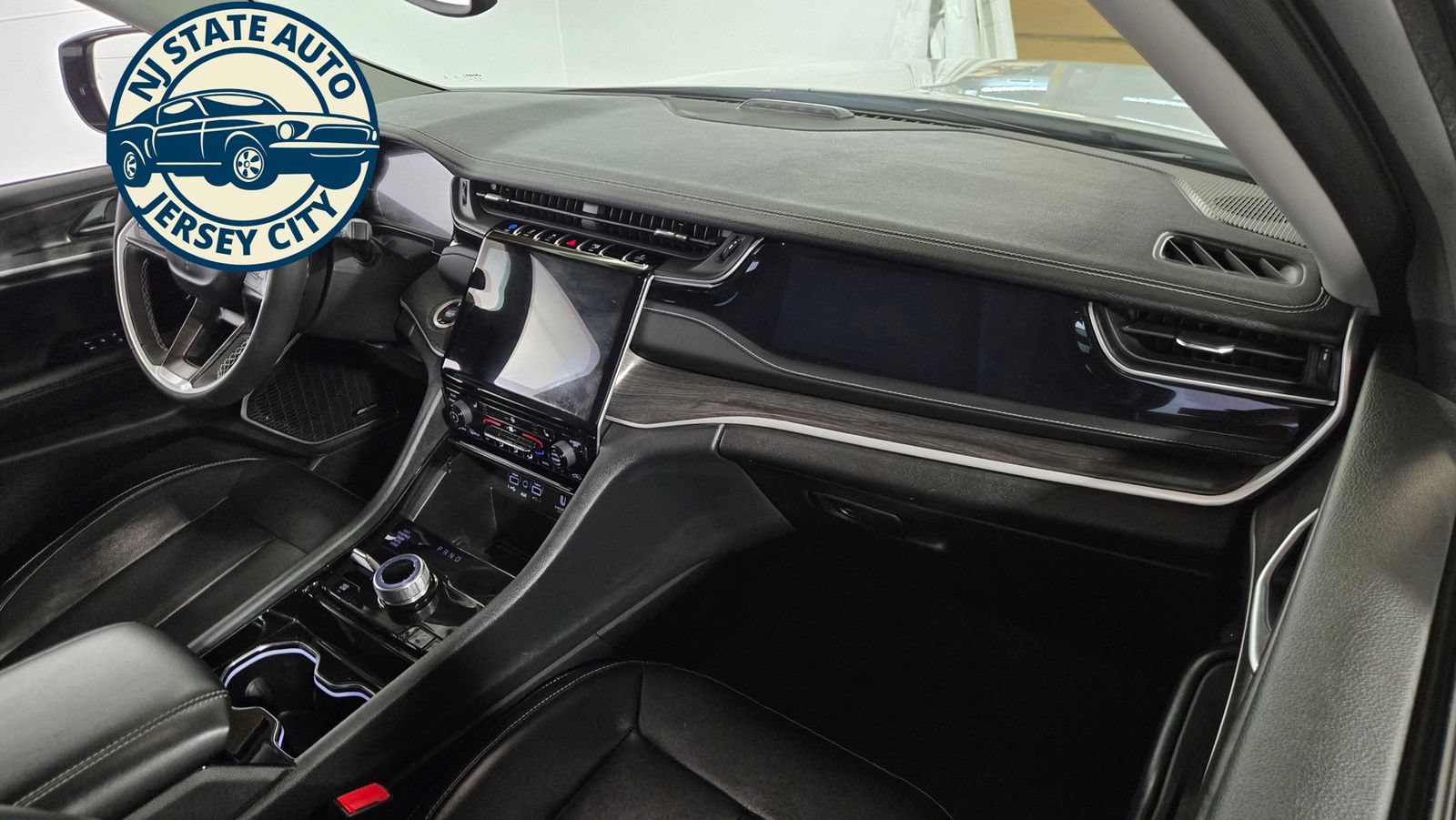 Used 2023 Jeep Grand Cherokee 4WD 4xe image 40