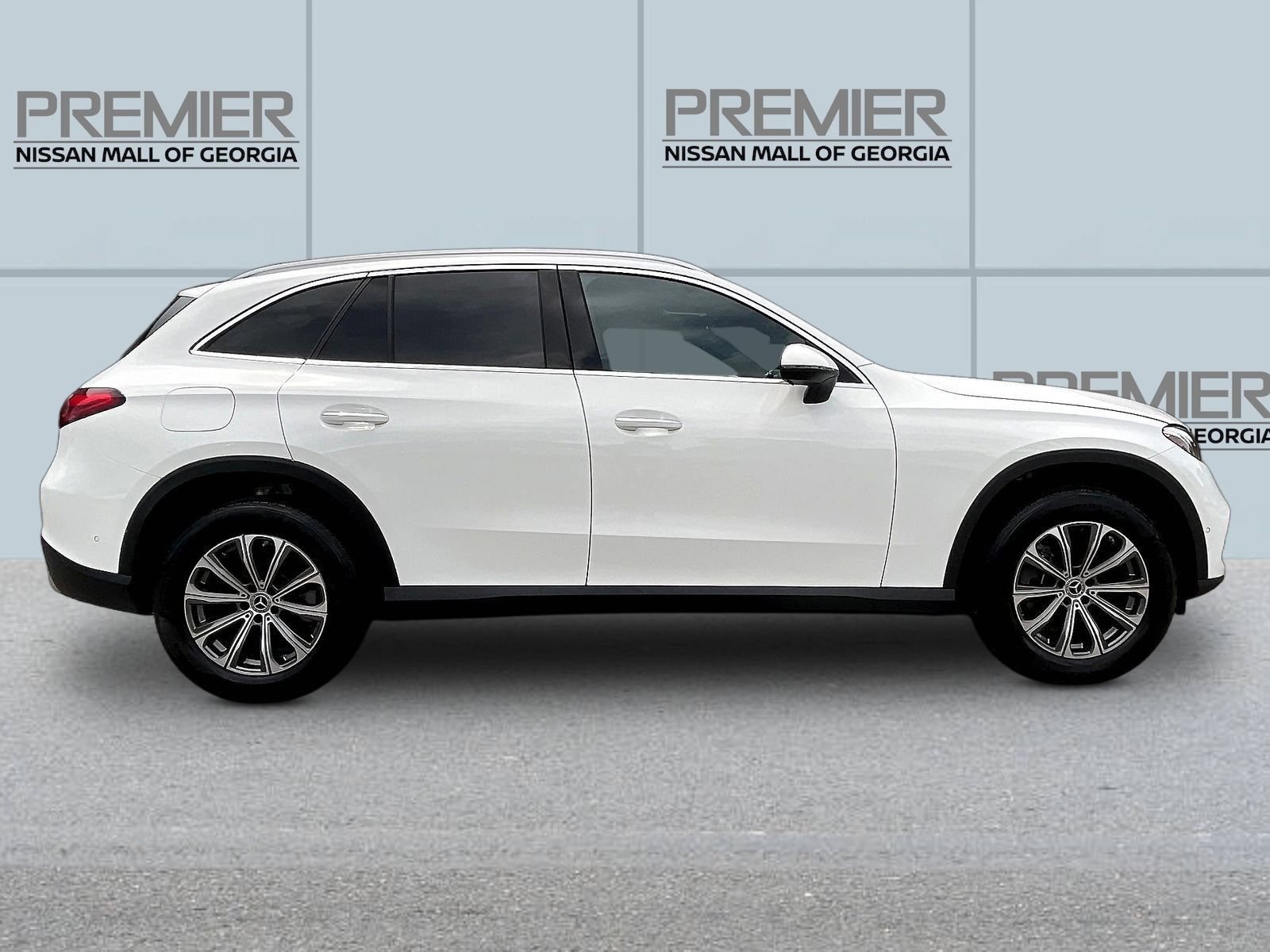 Used 2024 Mercedes-Benz GLC 300 4MATIC image 8