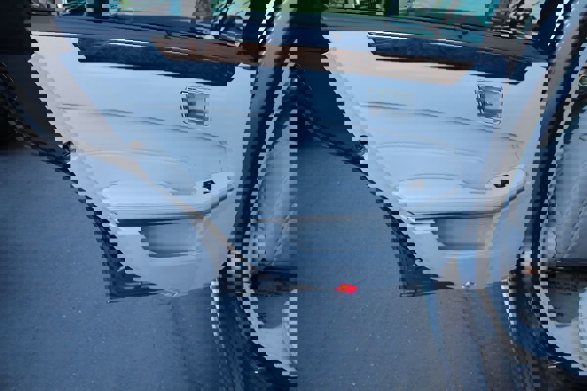 Used 2015 Mercedes-Benz E 350 4MATIC Wagon image 17