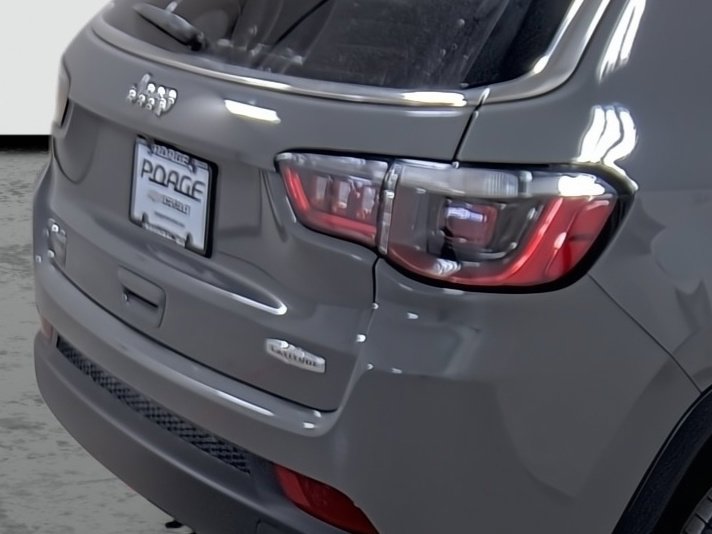 Used 2023 Jeep Compass Latitude w/ Convenience Group AWD/4WD image 13