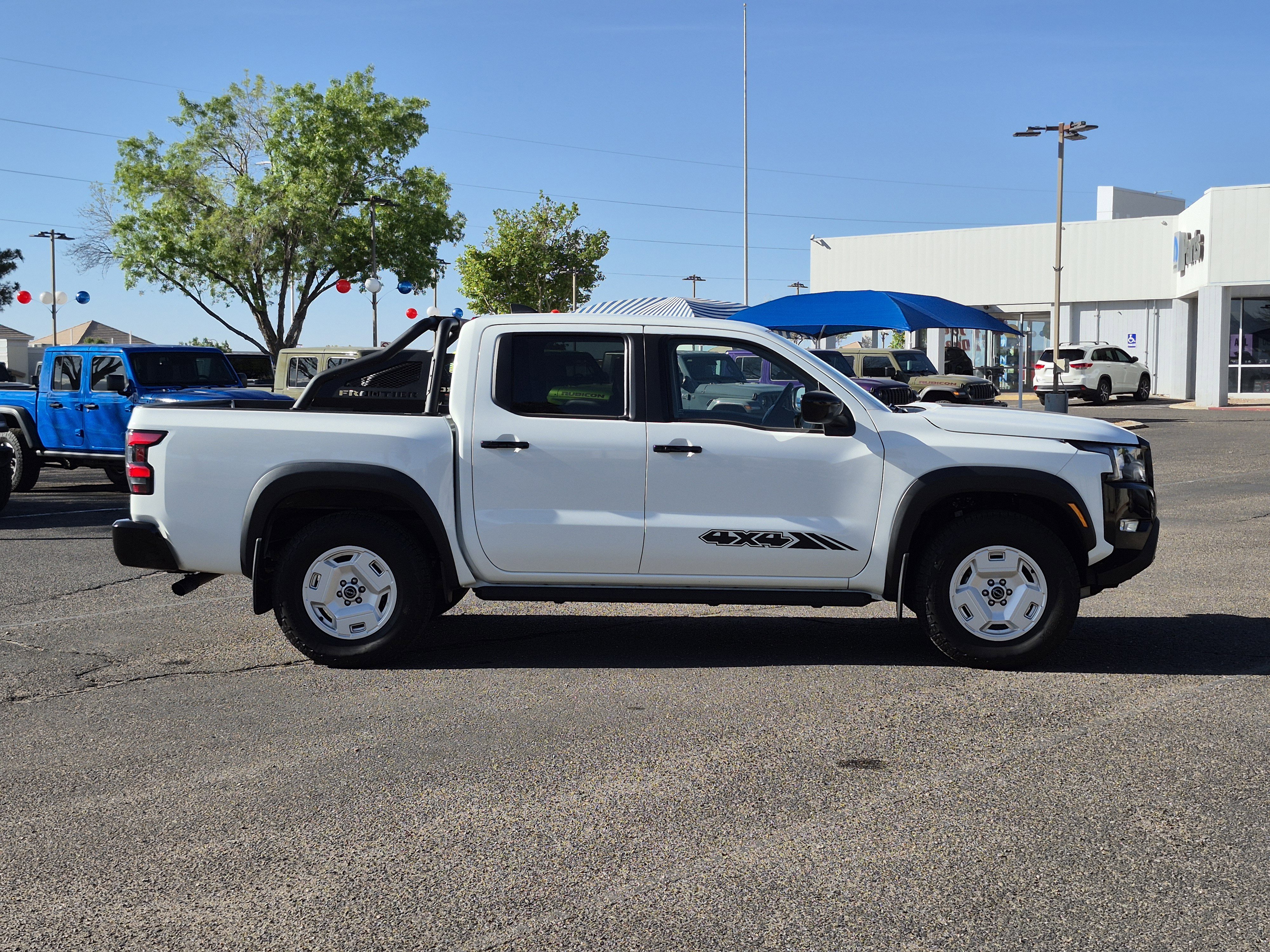 Used 2024 Nissan Frontier SV w/ Hardbody Edition AWD/4WD image 8