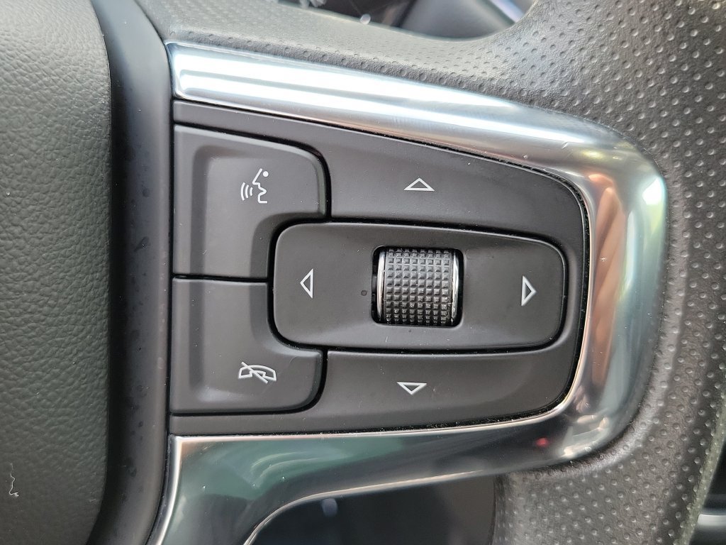 Used 2025 Chevrolet Blazer LT FWD image 32