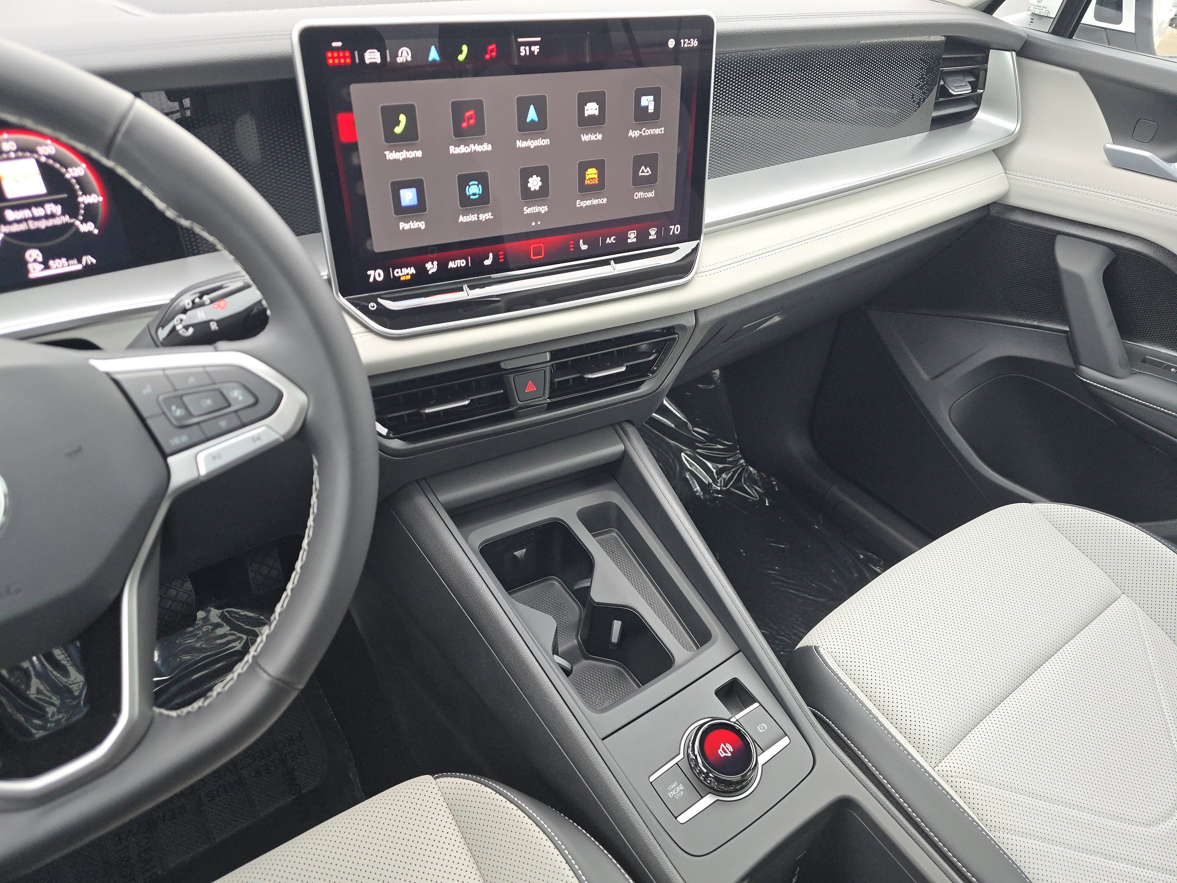 New 2025 Volkswagen Tiguan SE image 22