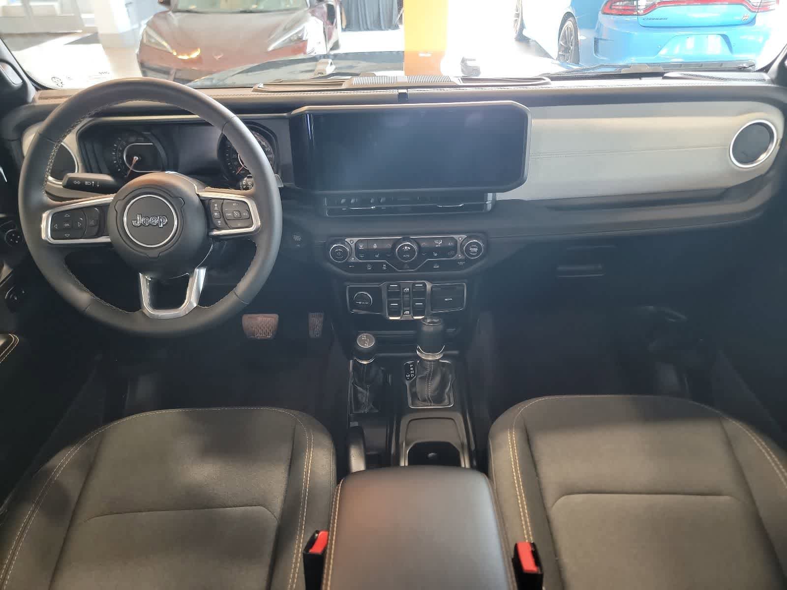 Used 2024 Jeep Wrangler Unlimited Sahara AWD/4WD image 26