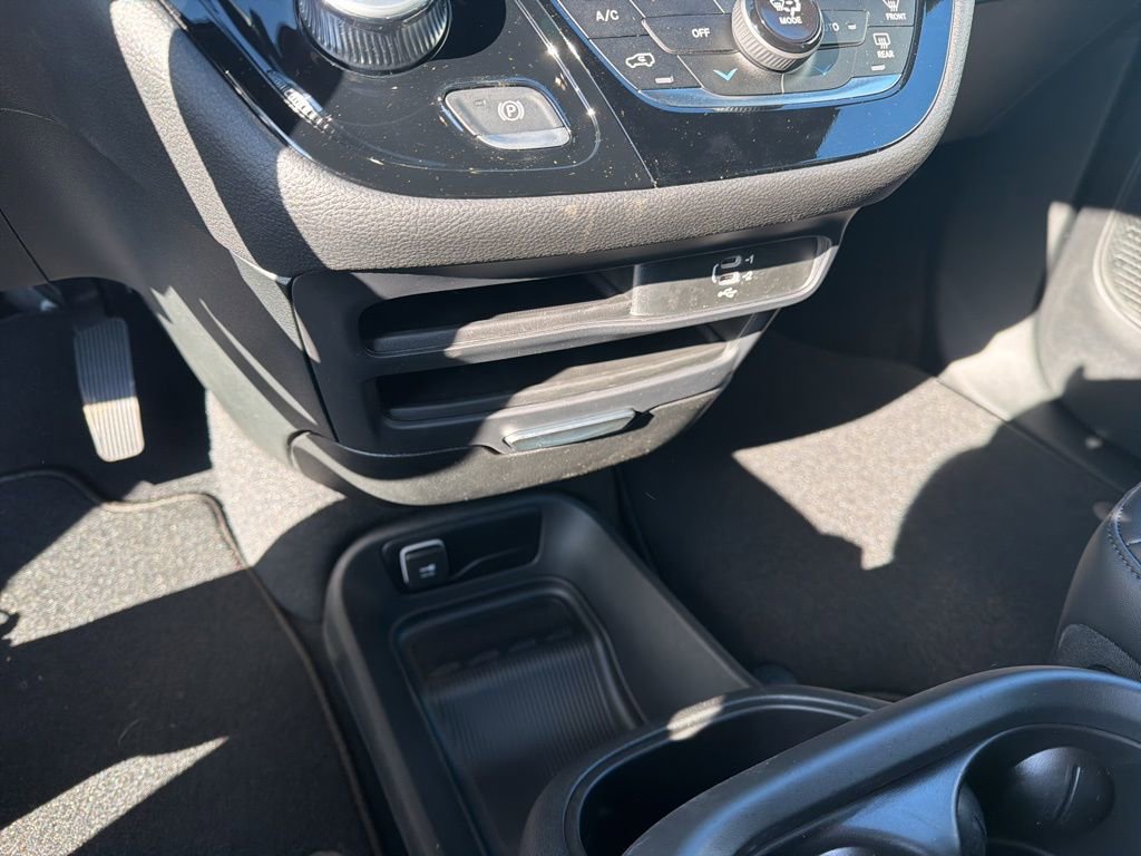 New 2026 Chrysler Pacifica Select FWD image 31