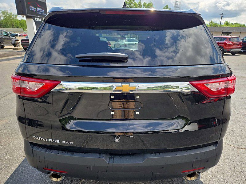 Used 2021 Chevrolet Traverse LS image 4