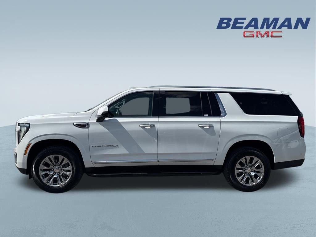 Used 2025 GMC Yukon XL Denali AWD/4WD image 4
