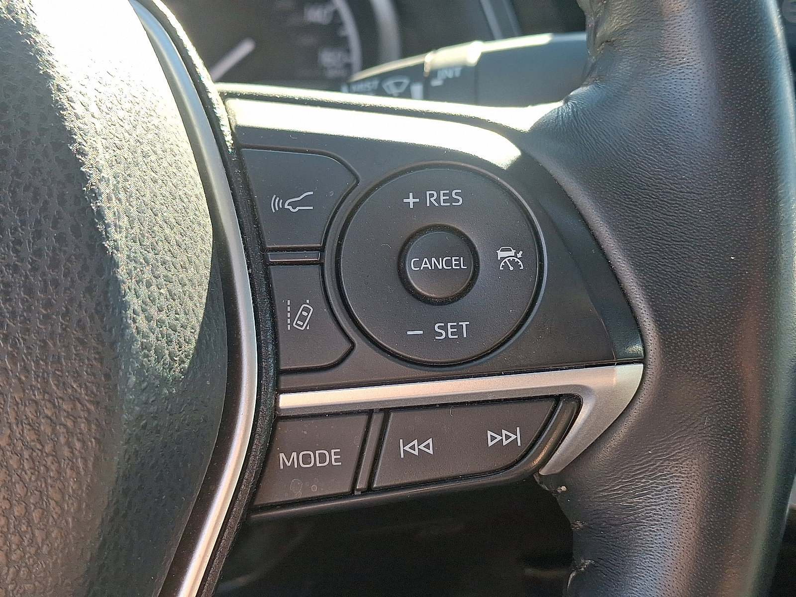 Certified 2021 Toyota Camry XLE w/ Navigation Upgrade Package image 21