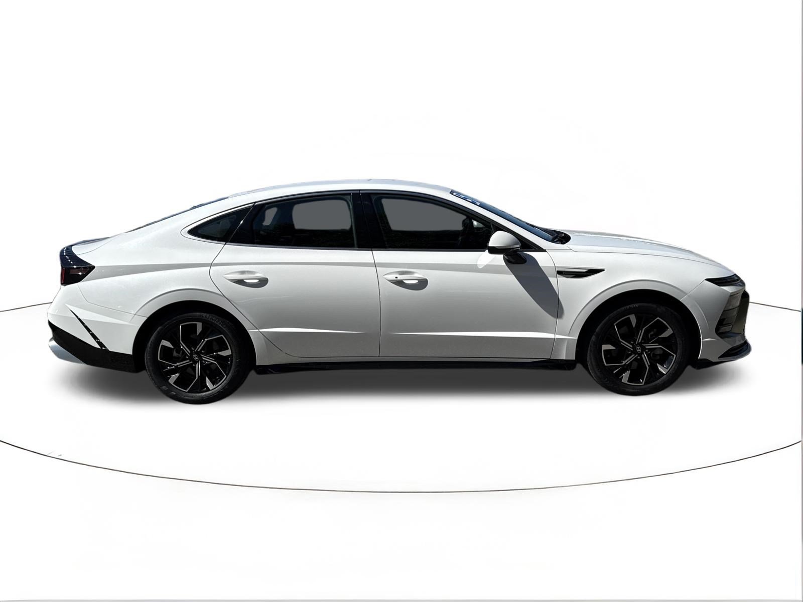 Certified 2025 Hyundai Sonata SEL FWD image 2