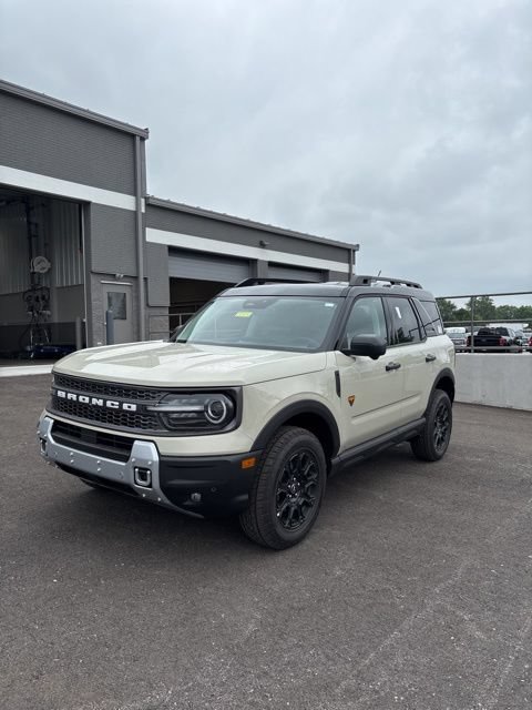 New 2025 Ford Bronco Sport Badlands w/ Badlands Tech Package AWD/4WD image 2