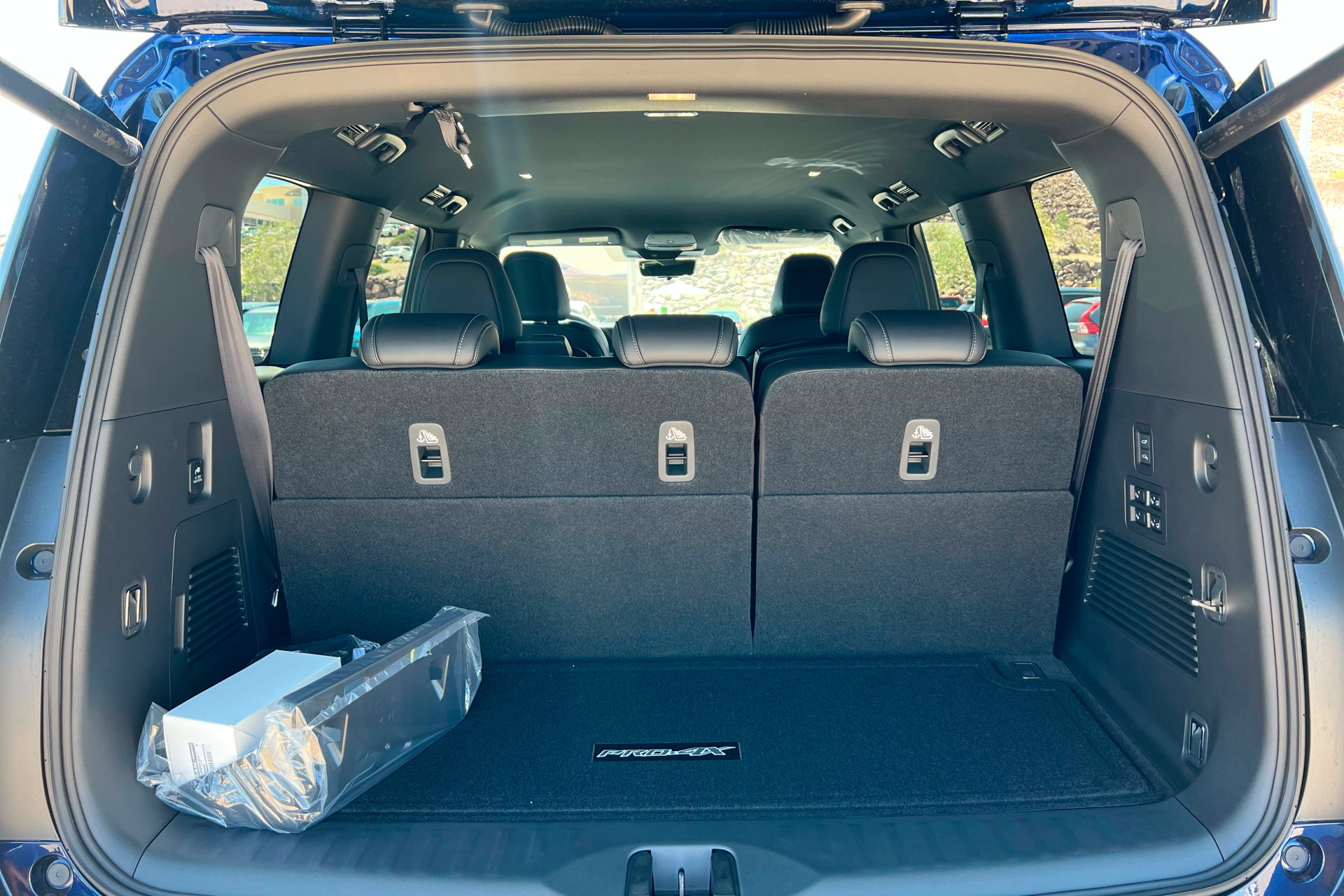New 2025 Nissan Armada PRO-4X AWD/4WD image 23