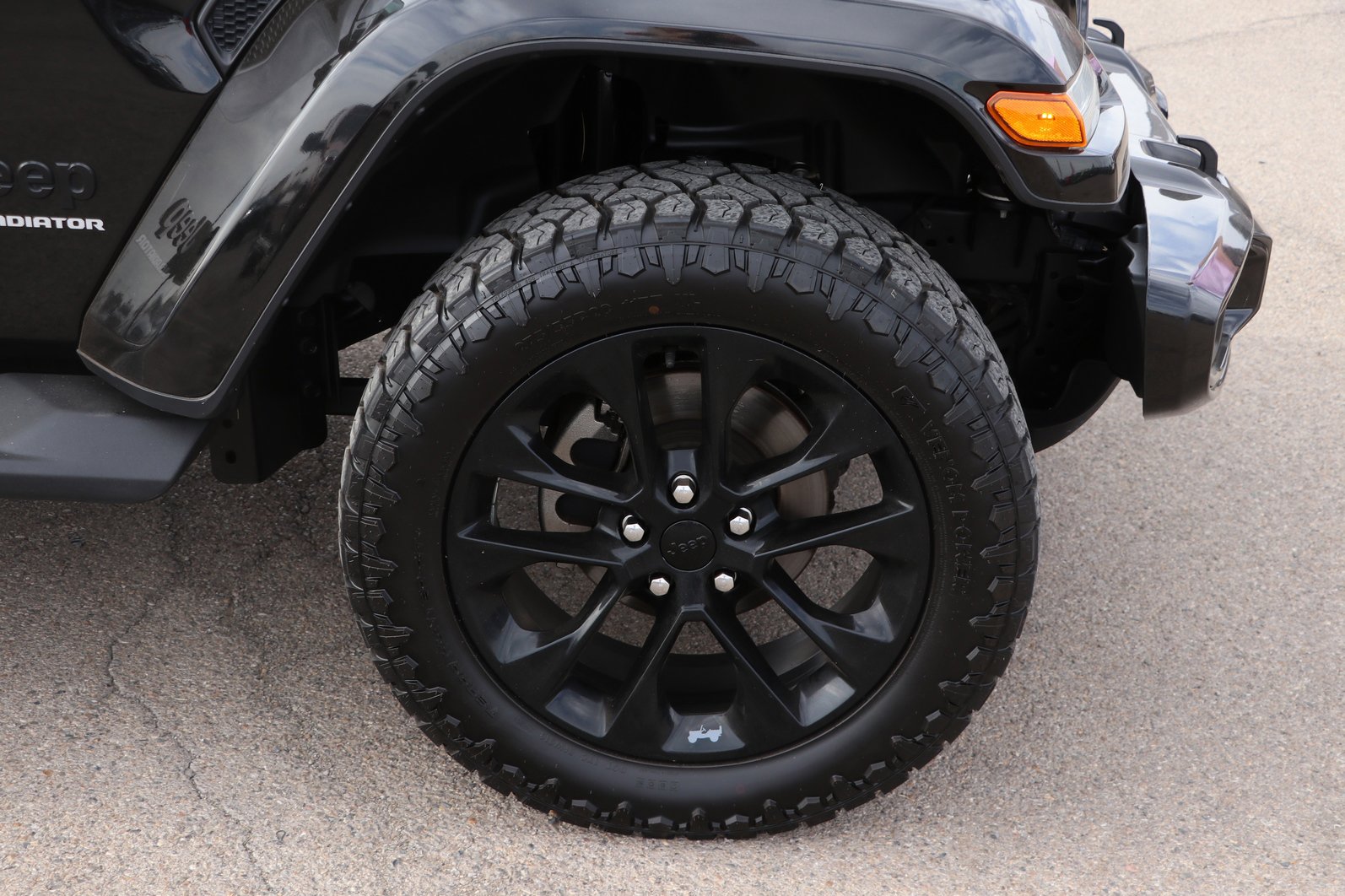 Used 2023 Jeep Gladiator Overland AWD/4WD image 9
