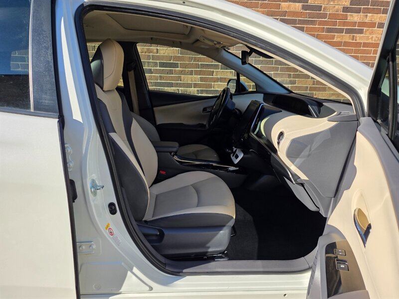 Used 2018 Toyota Prius Four w/ Advanced Technology Package FWD image 23