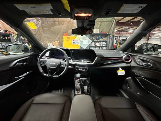 Used 2024 Chevrolet Trax RS w/ Driver Confidence Package image 2