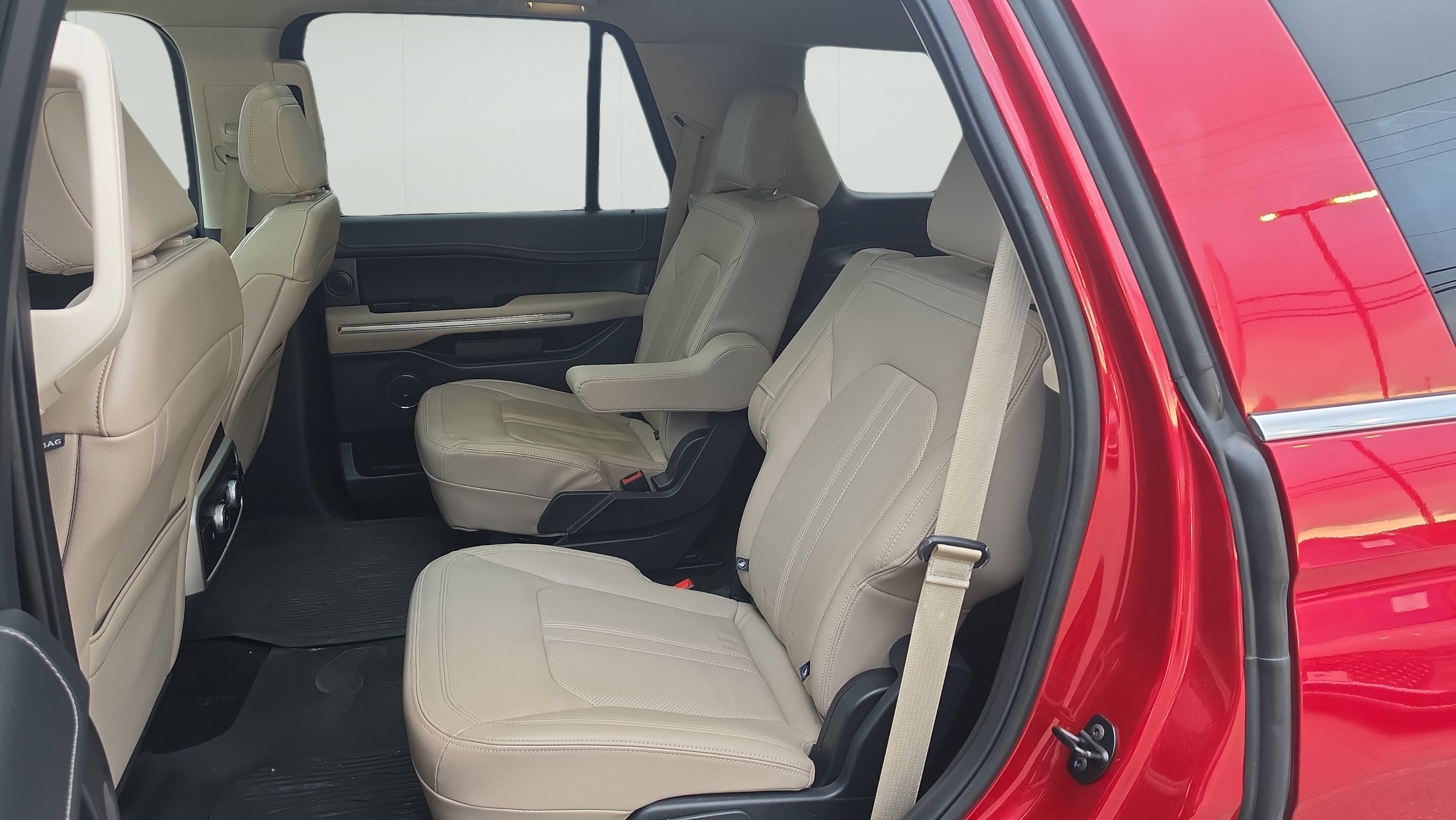 Used 2022 Ford Expedition Limited AWD/4WD image 21