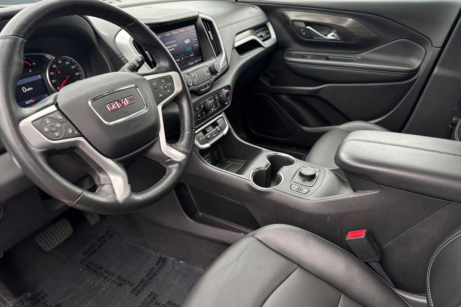Used 2024 GMC Terrain SLT w/ Elevation Edition FWD image 4