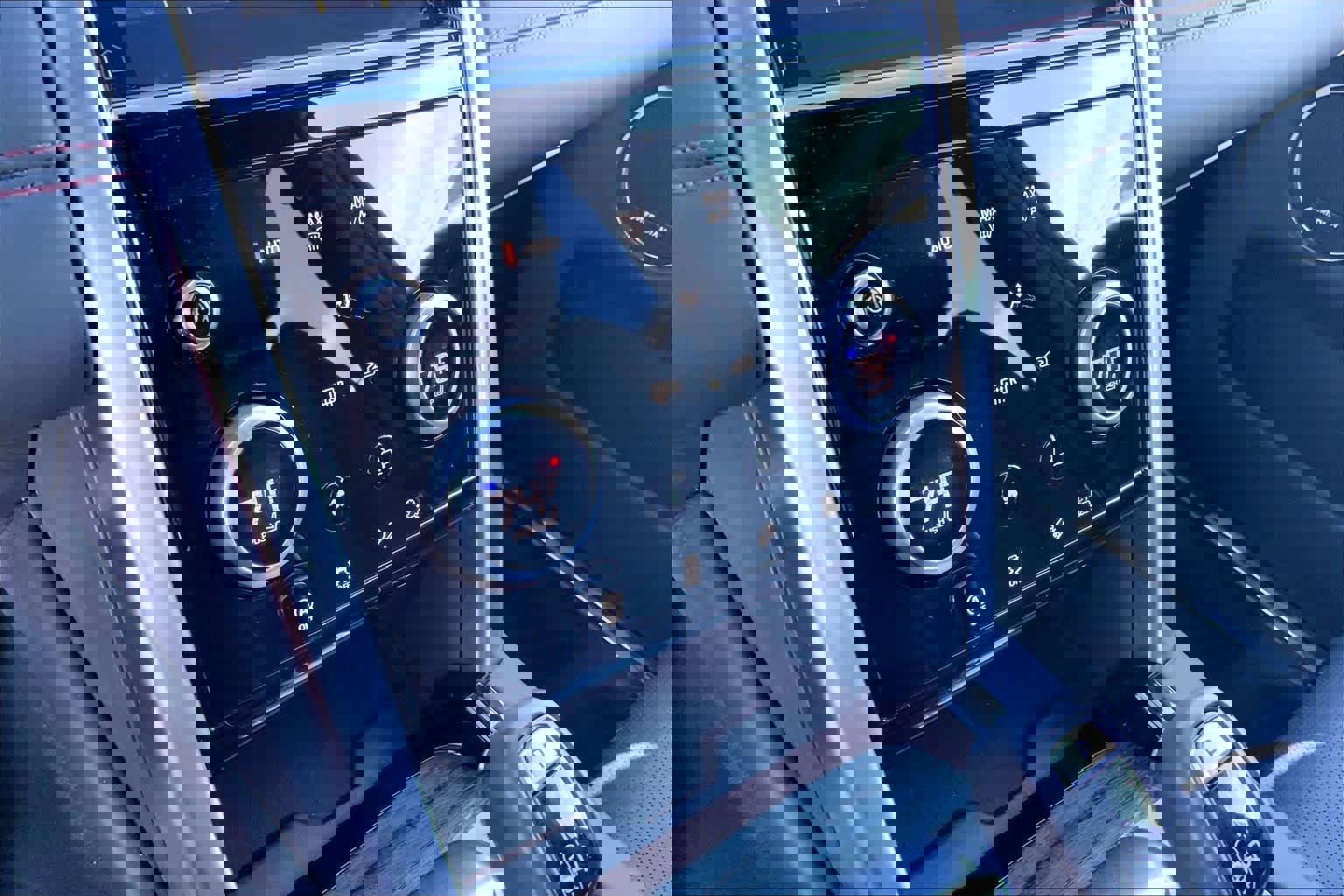 Used 2022 Land Rover Discovery Sport SE R-Dynamic image 31