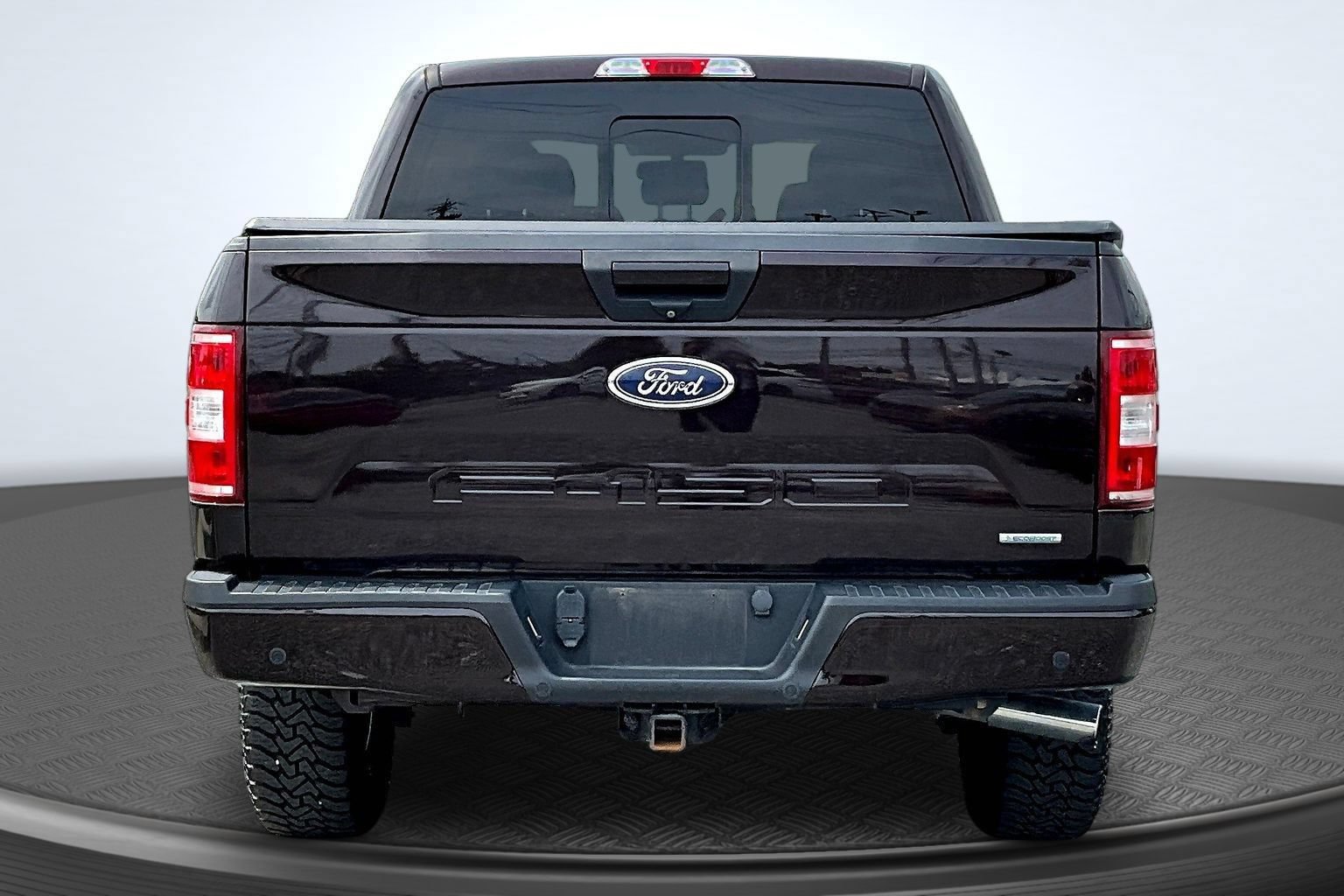Used 2018 Ford F150 XLT w/ Equipment Group 302A Luxury AWD/4WD image 4