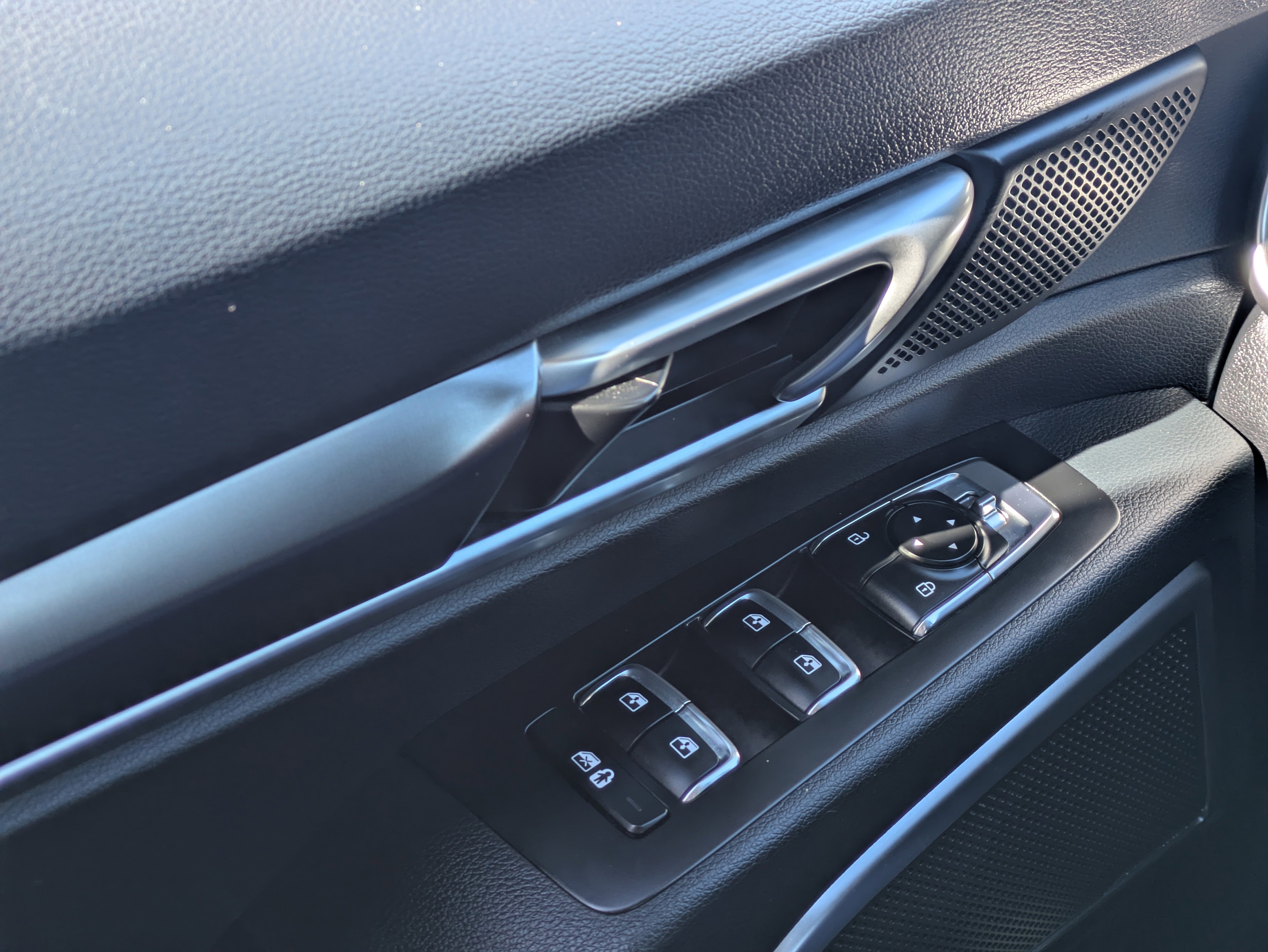 Used 2025 Kia Telluride S image 28