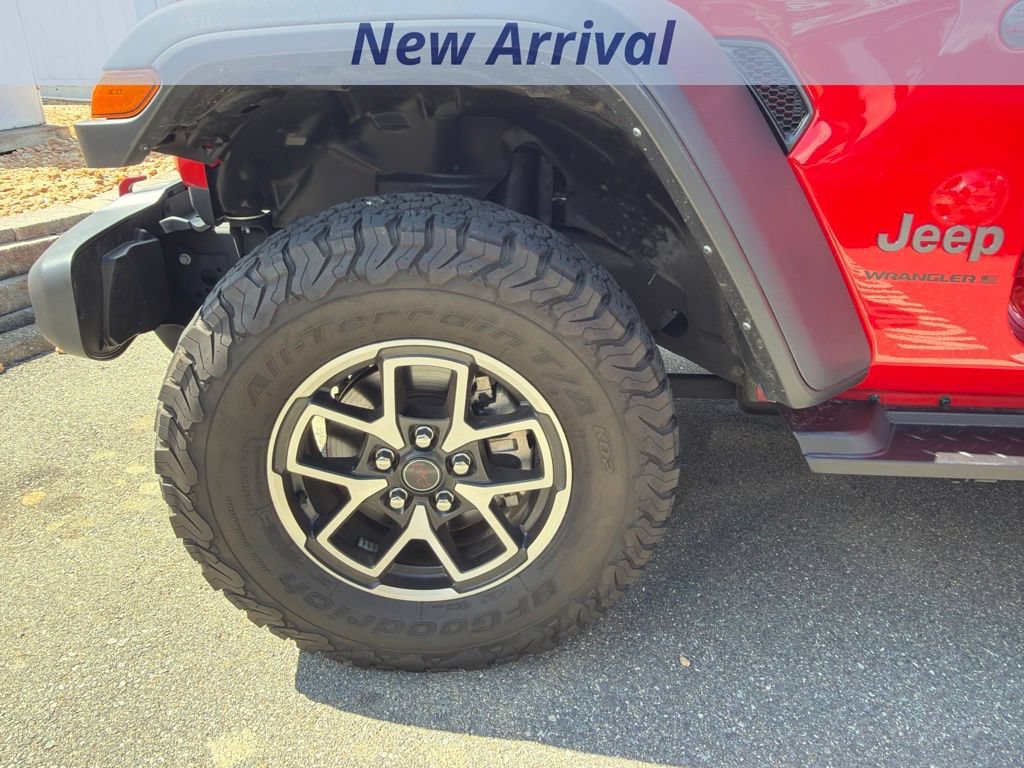 Used 2024 Jeep Wrangler Unlimited Rubicon AWD/4WD image 9